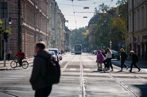 Ketten utaznánk egy IC